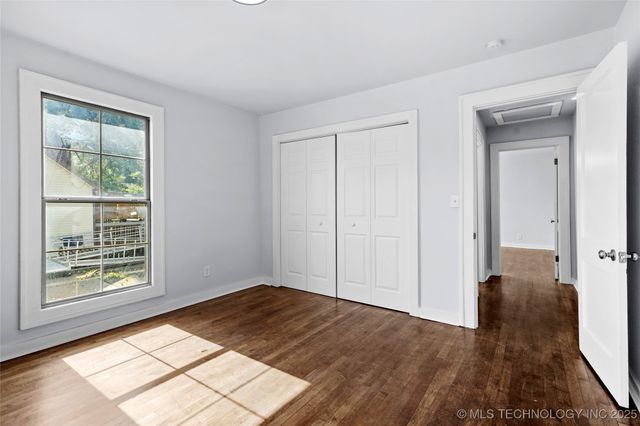 2052 E 12th Place, Tulsa, OK 74104