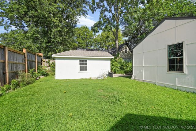 2052 E 12th Place, Tulsa, OK 74104