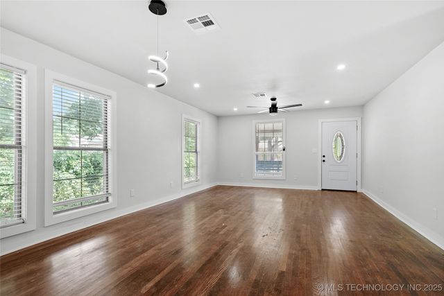 2052 E 12th Place, Tulsa, OK 74104