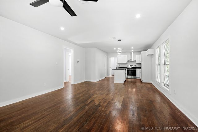 2052 E 12th Place, Tulsa, OK 74104