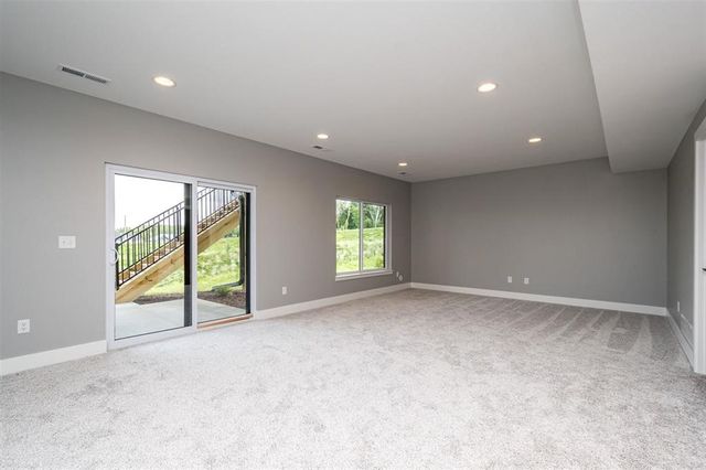 3073 Ridgeview Circle, Coralville, IA 52241