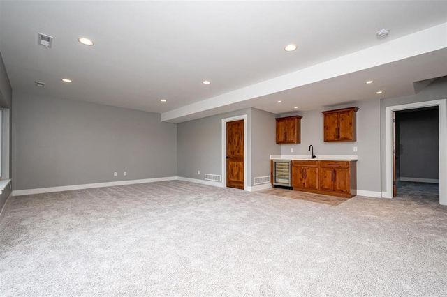 3073 Ridgeview Circle, Coralville, IA 52241