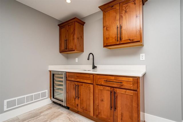 3073 Ridgeview Circle, Coralville, IA 52241