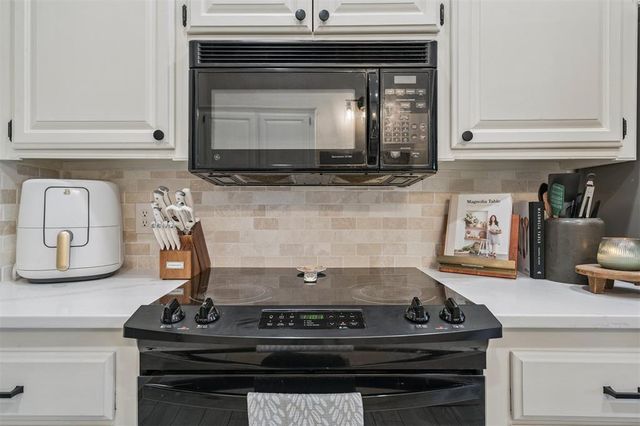 939 W Ridgehaven Way, Mustang, OK 73064