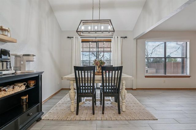 939 W Ridgehaven Way, Mustang, OK 73064