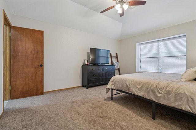 939 W Ridgehaven Way, Mustang, OK 73064