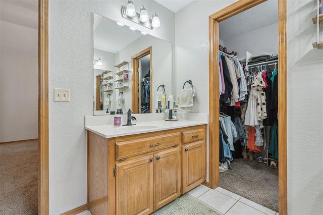 939 W Ridgehaven Way, Mustang, OK 73064