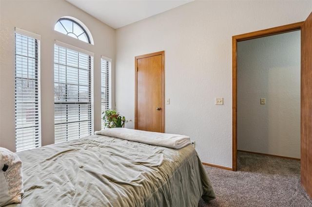 939 W Ridgehaven Way, Mustang, OK 73064