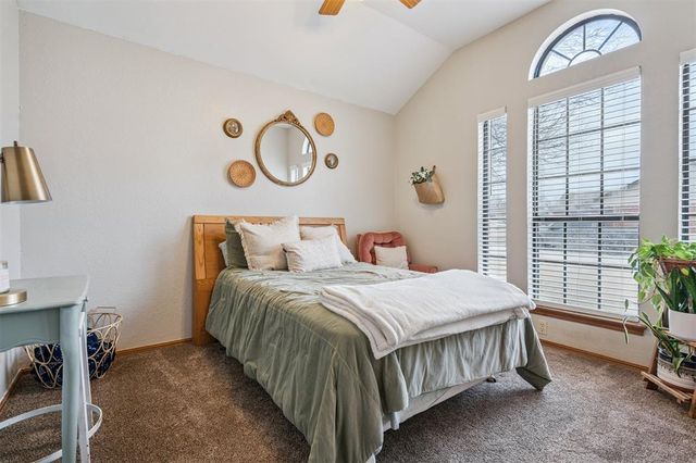 939 W Ridgehaven Way, Mustang, OK 73064