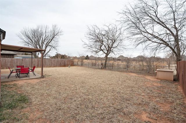 939 W Ridgehaven Way, Mustang, OK 73064