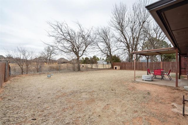 939 W Ridgehaven Way, Mustang, OK 73064