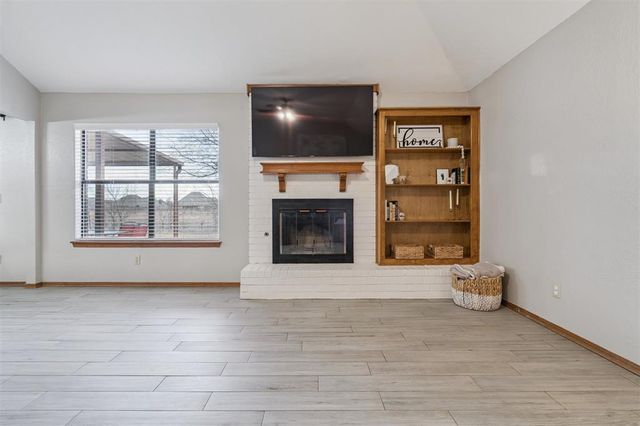 939 W Ridgehaven Way, Mustang, OK 73064