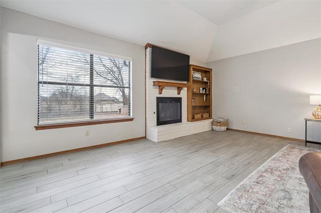 939 W Ridgehaven Way, Mustang, OK 73064