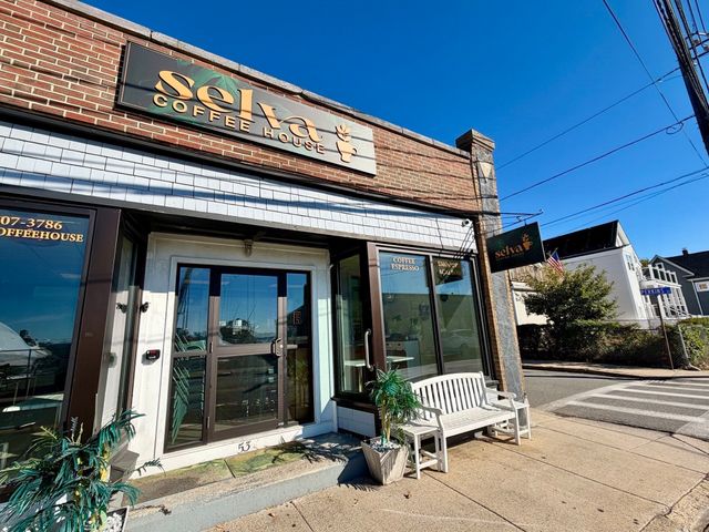 29 Seafoam Ave 1, Winthrop, MA 02152