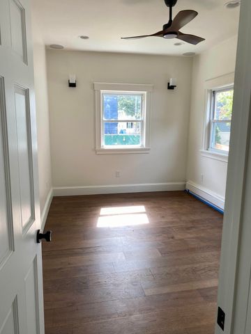 29 Seafoam Ave 1, Winthrop, MA 02152