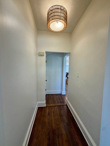 29 Seafoam Ave 1, Winthrop, MA 02152