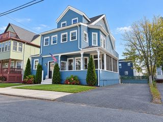 29 Seafoam Ave 1, Winthrop, MA 02152