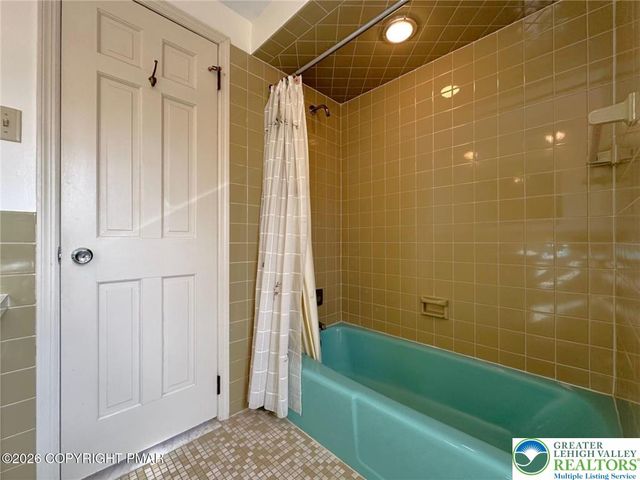 348 Wedgewood Drive, Palmer Twp, PA 18045