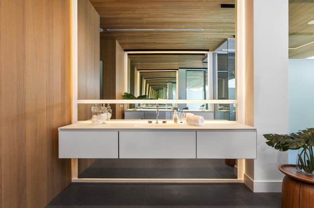 41 NURMI Drive, Fort Lauderdale, FL 33301