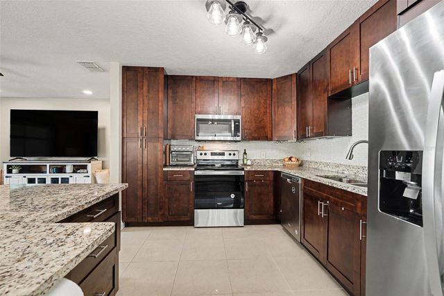 2209 SHERBROOK DRIVE, Valrico, FL 33594