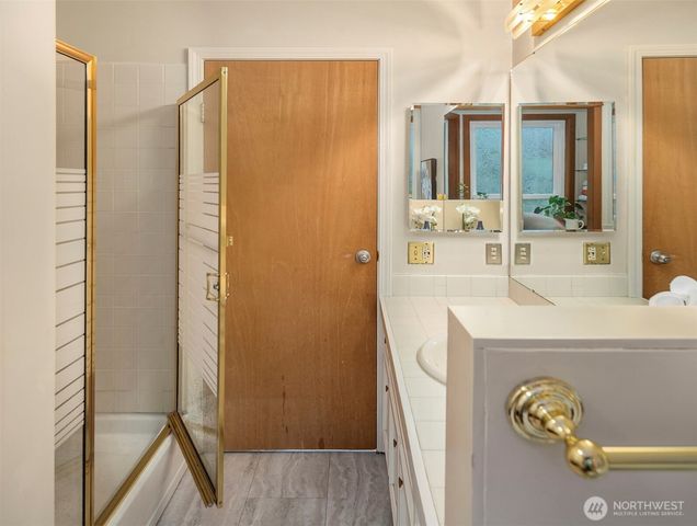 14130 SE 49th Place, Bellevue, WA 98006