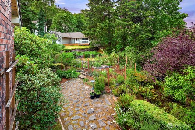 14130 SE 49th Place, Bellevue, WA 98006