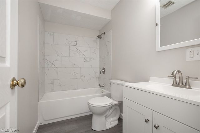 20021 Green Oak Drive, Euclid, OH 44117