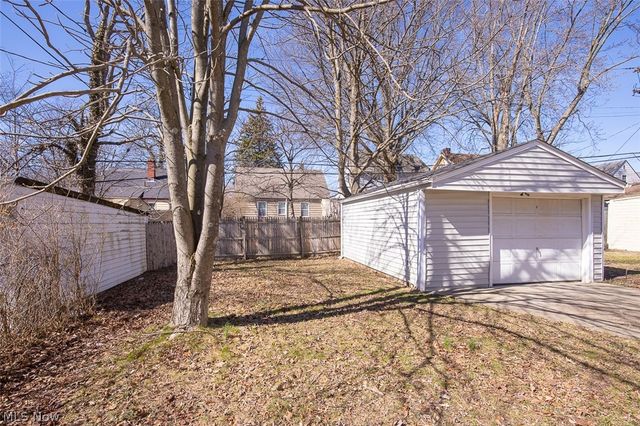 20021 Green Oak Drive, Euclid, OH 44117