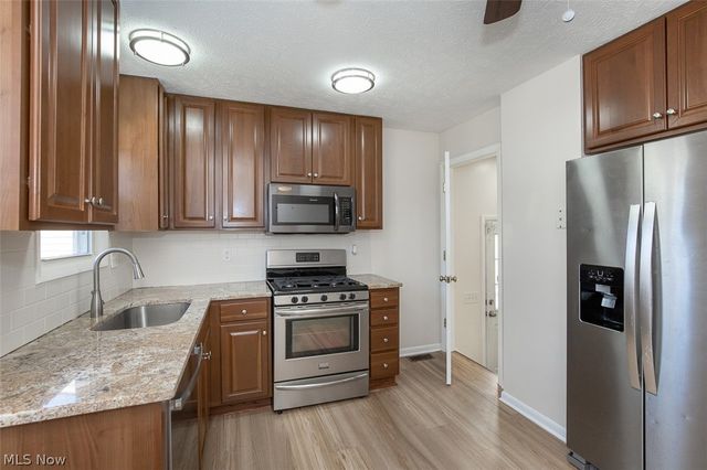 20021 Green Oak Drive, Euclid, OH 44117