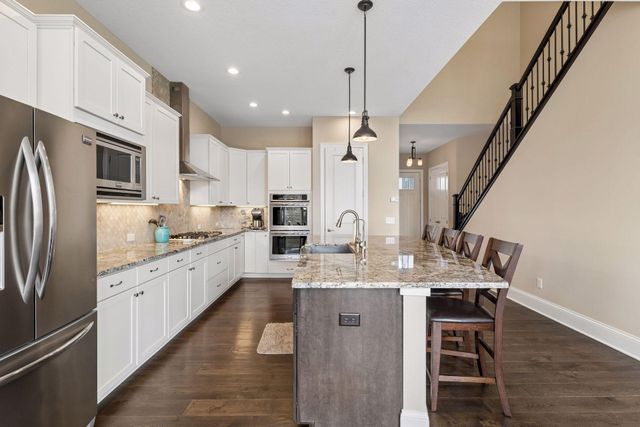 6025 Kimberly Lane N, Plymouth, MN 55446