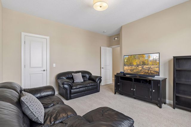 6025 Kimberly Lane N, Plymouth, MN 55446