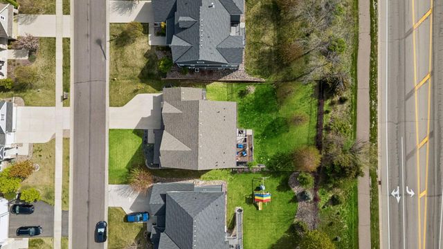 6025 Kimberly Lane N, Plymouth, MN 55446