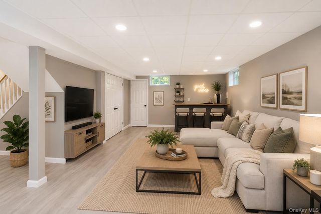 1 Pia Court, Hauppauge, NY 11788