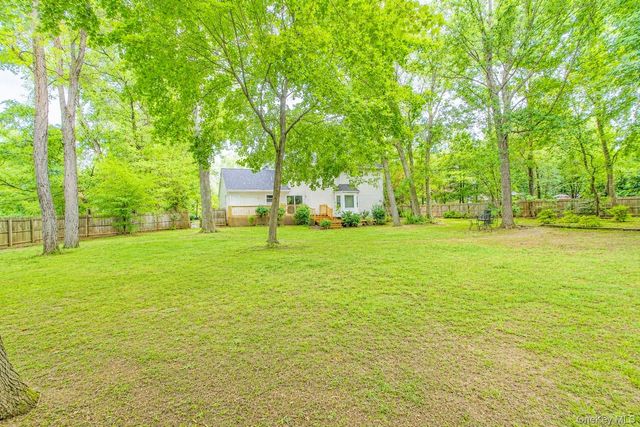 1 Pia Court, Hauppauge, NY 11788