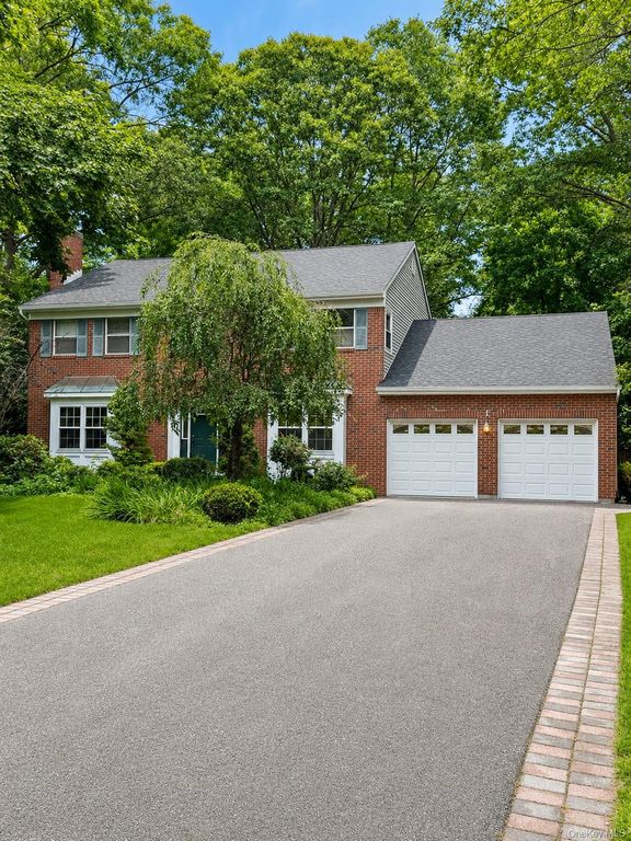 1 Pia Court, Hauppauge, NY 11788