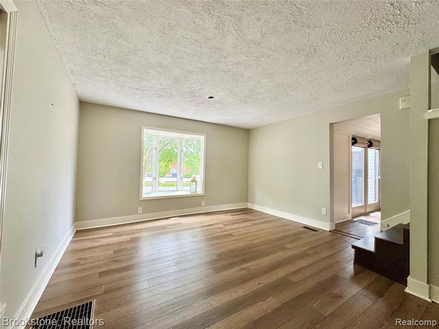 207 N Church, Ortonville, MI 48462