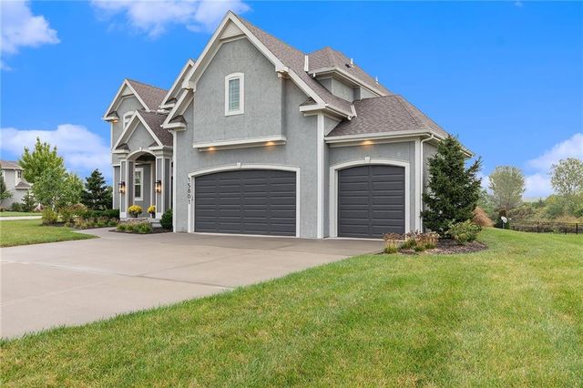 15801 Canterbury Street, Overland Park, KS 66224
