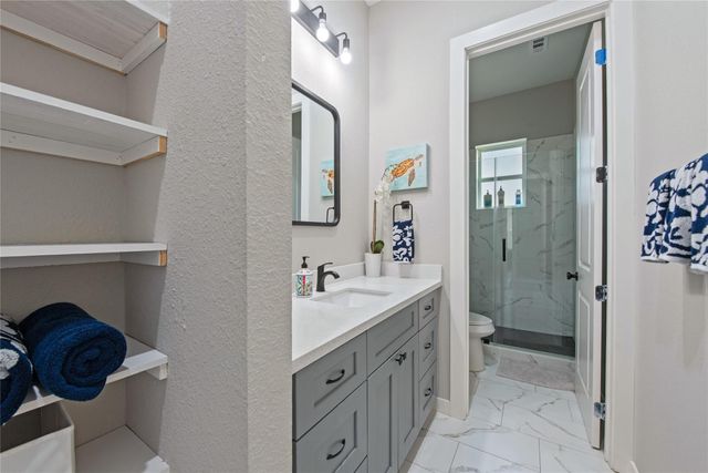 2113 Knollwood Street, Kemah, TX 77565