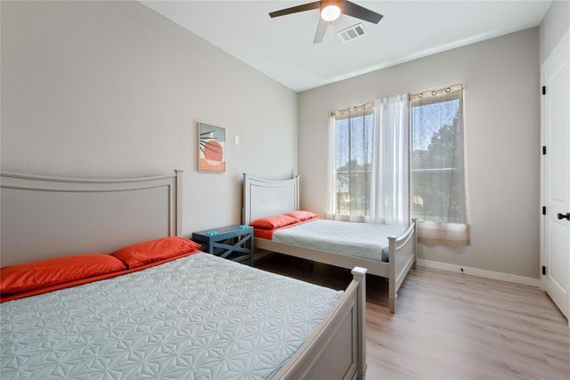 2113 Knollwood Street, Kemah, TX 77565