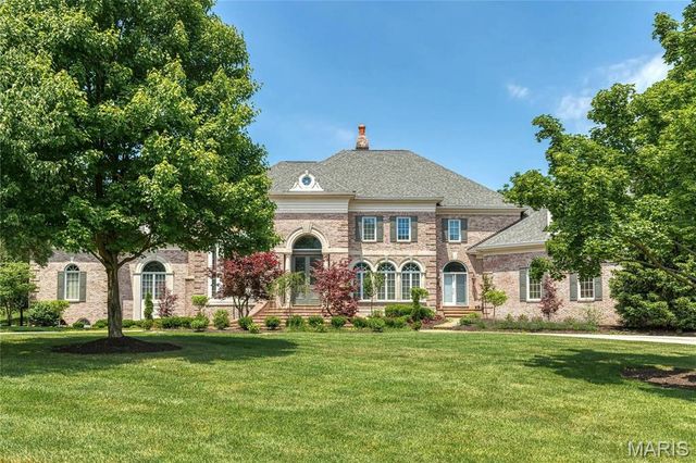 1103 Highland Pointe Drive, Town And Country, MO 63131