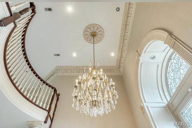1103 Highland Pointe Drive, Town And Country, MO 63131