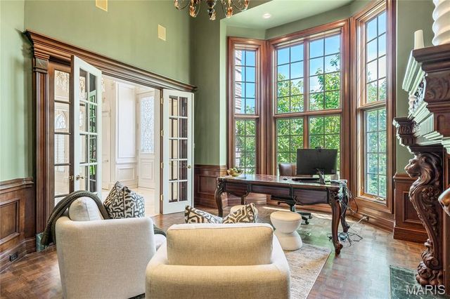 1103 Highland Pointe Drive, Town And Country, MO 63131