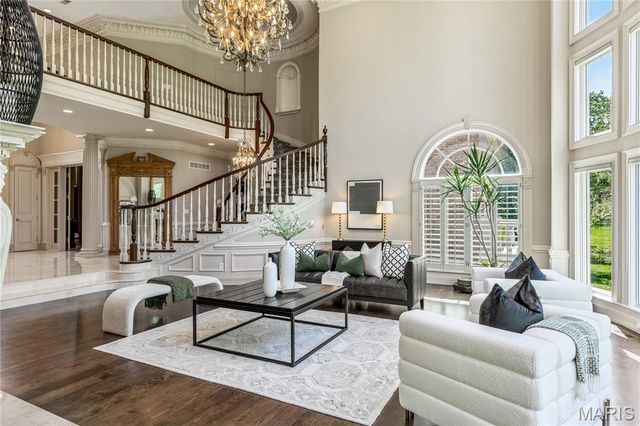 1103 Highland Pointe Drive, Town And Country, MO 63131