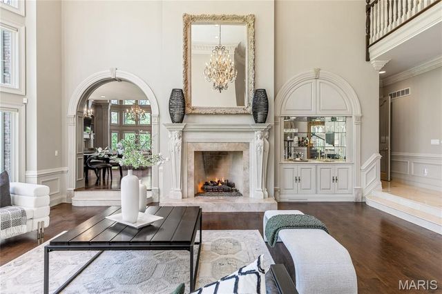 1103 Highland Pointe Drive, Town And Country, MO 63131