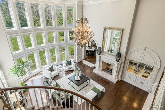 1103 Highland Pointe Drive, Town And Country, MO 63131