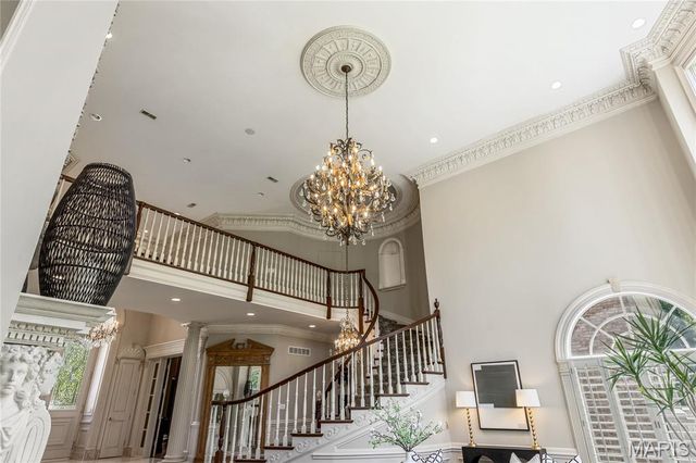 1103 Highland Pointe Drive, Town And Country, MO 63131