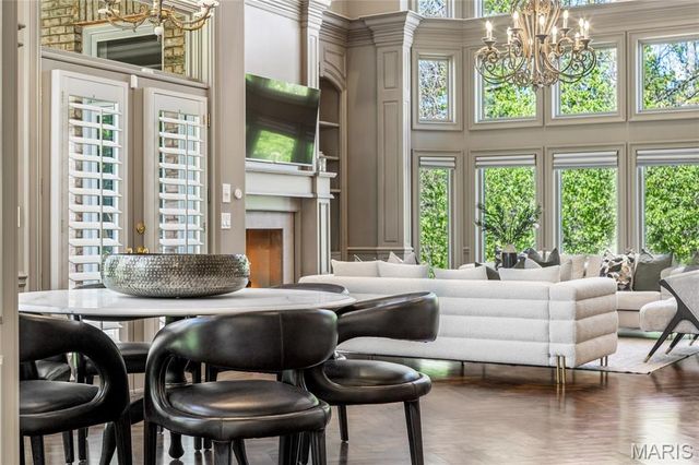 1103 Highland Pointe Drive, Town And Country, MO 63131