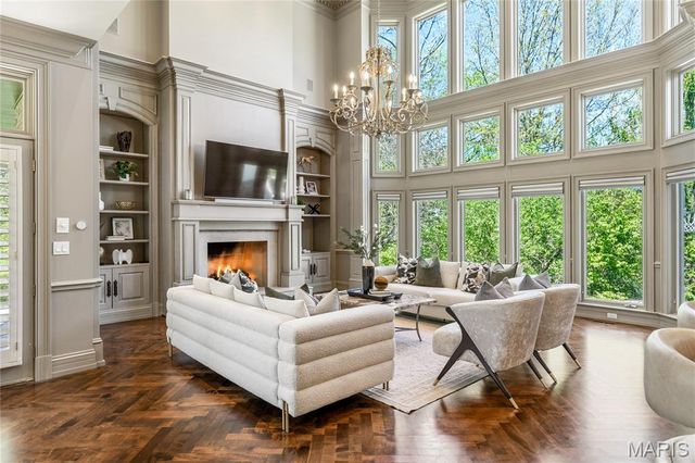 1103 Highland Pointe Drive, Town And Country, MO 63131