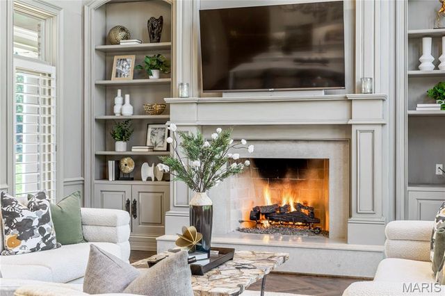 1103 Highland Pointe Drive, Town And Country, MO 63131
