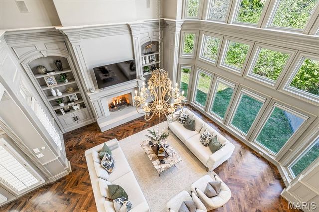 1103 Highland Pointe Drive, Town And Country, MO 63131